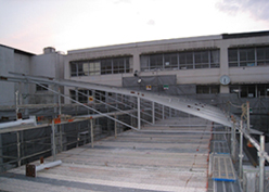 T小学校　教室屋根の鉄骨建方_f0102140_17402121.jpg