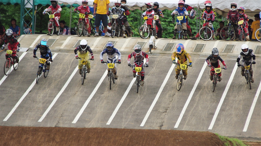 2008JBMXF東日本BMX選手権IN金谷山VOL6:B7~8、9~10才クラス準決勝_b0065730_1572562.jpg