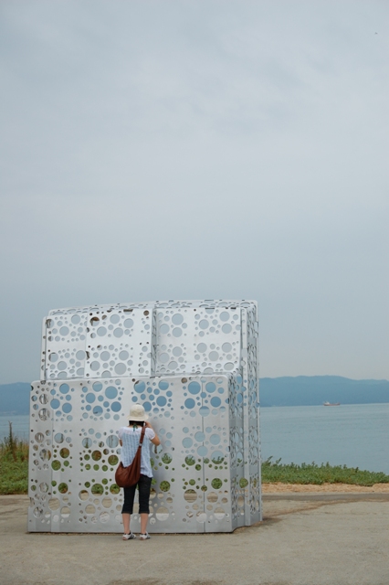 アートの島、直島を訪ねて　～大竹伸朗の作品～_b0146751_2132934.jpg