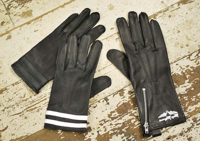 LEWIS LEATHERS (RACING GLOVES) & MBR (STEERVEL)_f0164058_552517.jpg