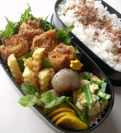 玉ねぎの豚肉巻きフライのお弁当_f0168317_1011094.jpg