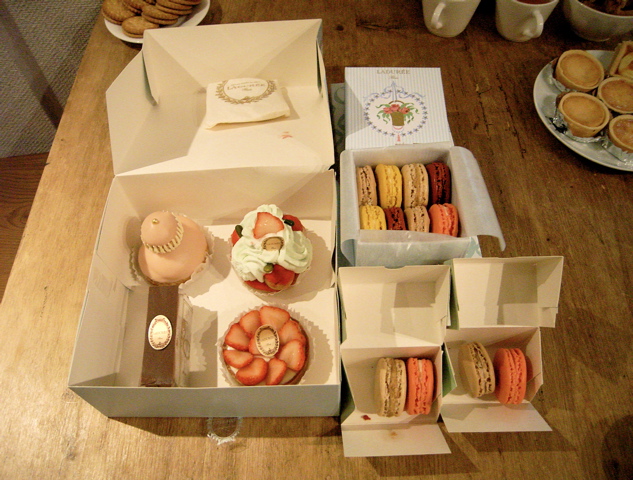 LADUREE_d0078841_22153244.jpg