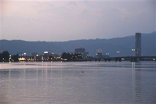 琵琶湖の畔の宴の夜_c0116714_1122447.jpg