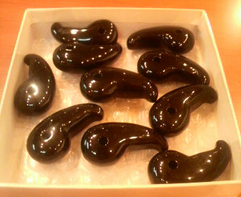 いろいろ勾玉_c0140599_18363460.jpg