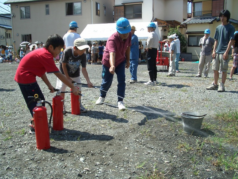 暑い中での防災訓練_f0141310_23572615.jpg
