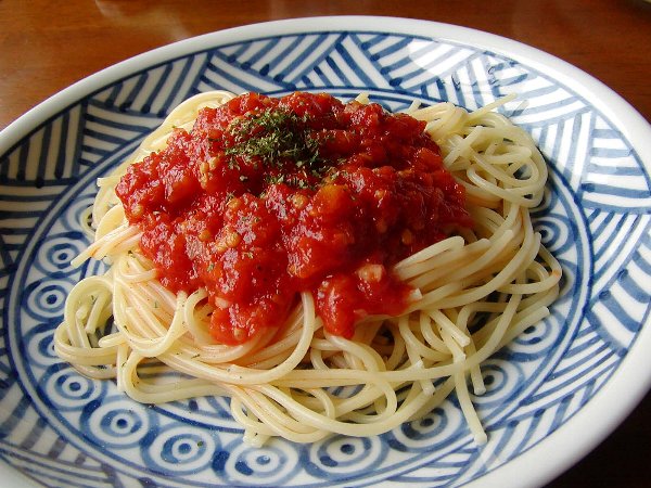 畑のトマトソースパスタ_c0057390_22422380.jpg