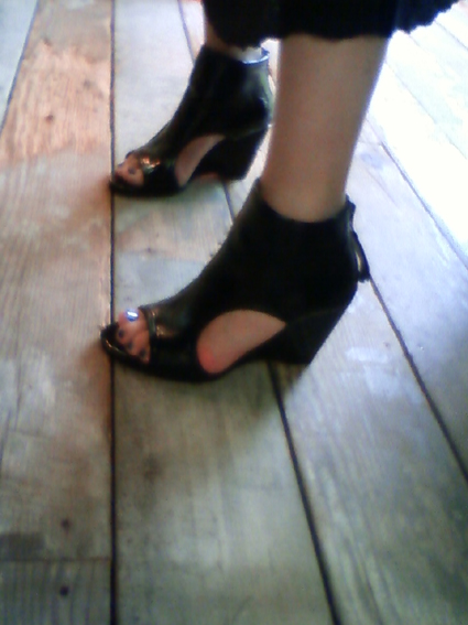 toe and side open bootee_c0163890_1551159.jpg