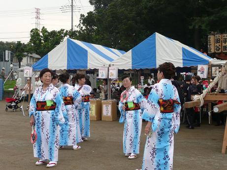 町のお祭り_a0050728_2237454.jpg