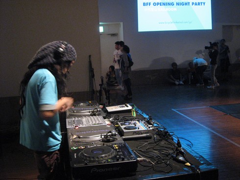 東京輪行旅行日記　その６ \"Opening Night Party\"_f0170779_1317045.jpg