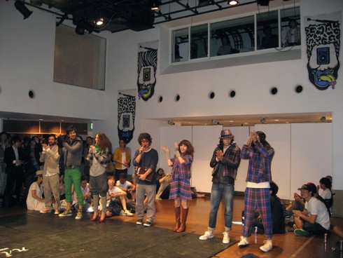 東京輪行旅行日記　その６ \"Opening Night Party\"_f0170779_1319467.jpg