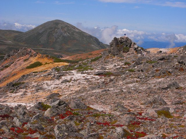 大雪赤岳の紅葉とトムラウシ山の黄葉_f0138096_17533442.jpg