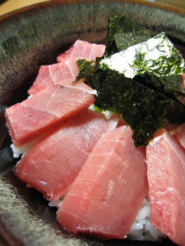 今夜はあっさりマグロ丼。_c0146301_19445630.jpg