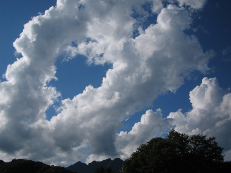 break in the clouds_a0020009_2251644.jpg