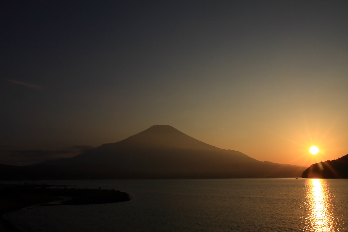 夕焼けと富士山_f0105478_19145074.jpg