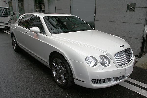 1/43 ベントレー コンチネンタル フライング スパー 2005 ホワイト 1