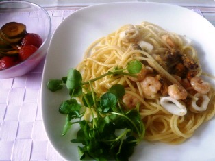 シーフード胡麻ぺぺロンチーノ♪_b0125769_1211083.jpg