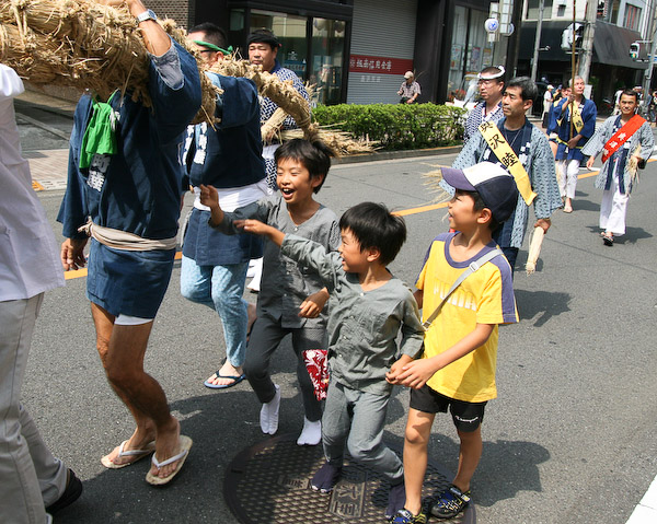 大蛇みこし_f0077521_1520475.jpg