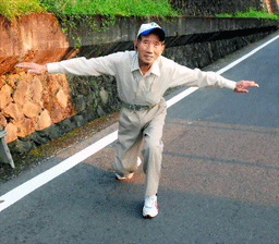 a0055913_04476.gif