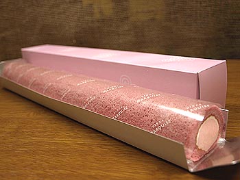 ☆スリムでロングなロールケーキ☆_c0092953_2234583.jpg