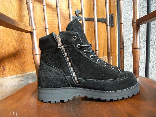 SOPHNET. × DANNER : UNDERPASS・・・Having fun!!! SOPHNET. × DANNER : UNDERPASS・・・Having fun!!!