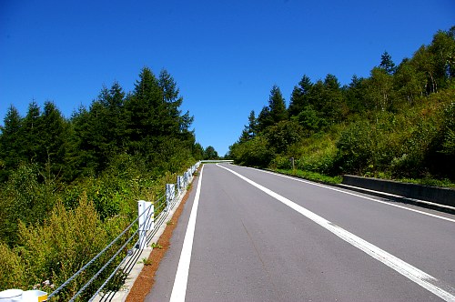 蓼科スカイライン　秋の通行止めとトキンの岩_d0059441_14243949.jpg