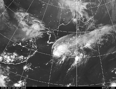 ゆっくり台風13号_b0086362_19424051.jpg