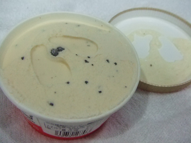 スーパーカップ クッキーバニラ_f0076001_830561.jpg