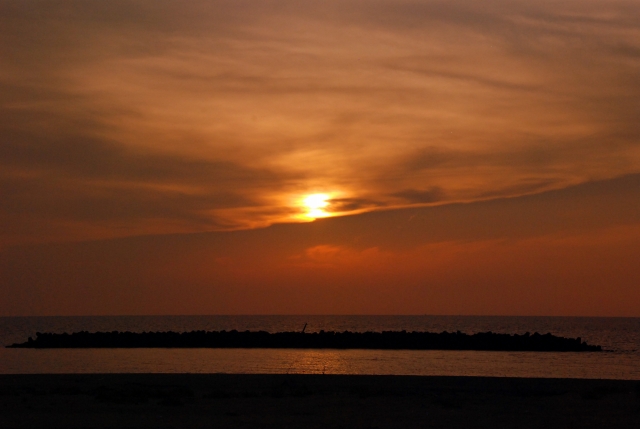 今日の綺麗な夕日、それ以上に夕焼けが・・・_f0121379_19271911.jpg