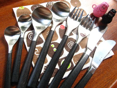柳宗理の黒柄カトラリー : かわいいものをひたすらたたえるブログ