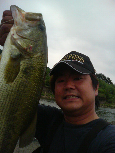 ファイナルヘブン ジグヘッドWで元気印の川バスヨンパチ!ゲット!_f0182191_10394411.jpg