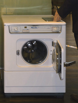 ★ 素晴らしかった!Miele ドイツ本社工場・ギュータスローでミーレ博物館を見学しました。【第二弾】_c0156359_1452179.jpg