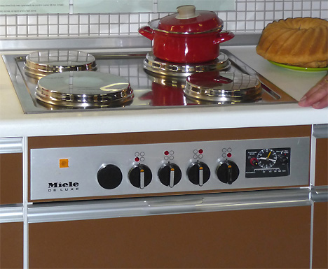 ★ 素晴らしかった!Miele ドイツ本社工場・ギュータスローでミーレ博物館を見学しました。【第二弾】_c0156359_14584175.jpg
