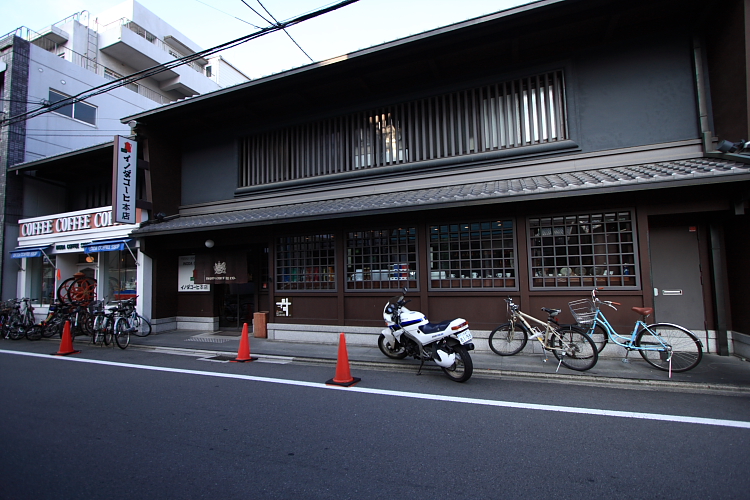 イノダコーヒ本店_e0051888_4553221.jpg