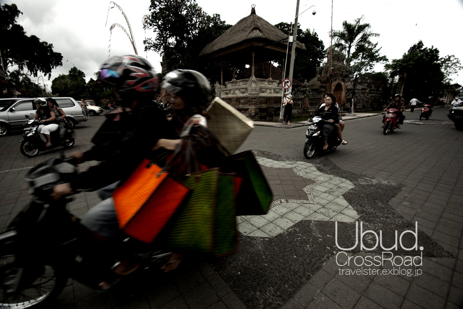 Ubud Cross Road_b0108109_2315819.jpg