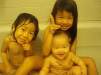 ３人でお風呂 海外 オーストラリア ブリスベン で暮らすシングルマザーとその子供たち もも さや 龍 のブログ
