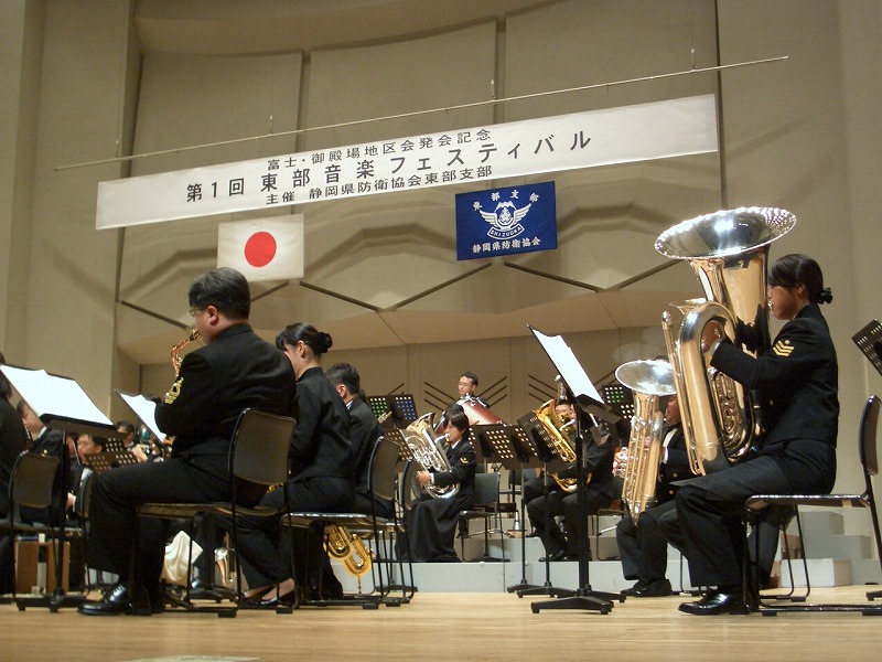 海上自衛隊の吹奏楽団_f0141310_23284196.jpg