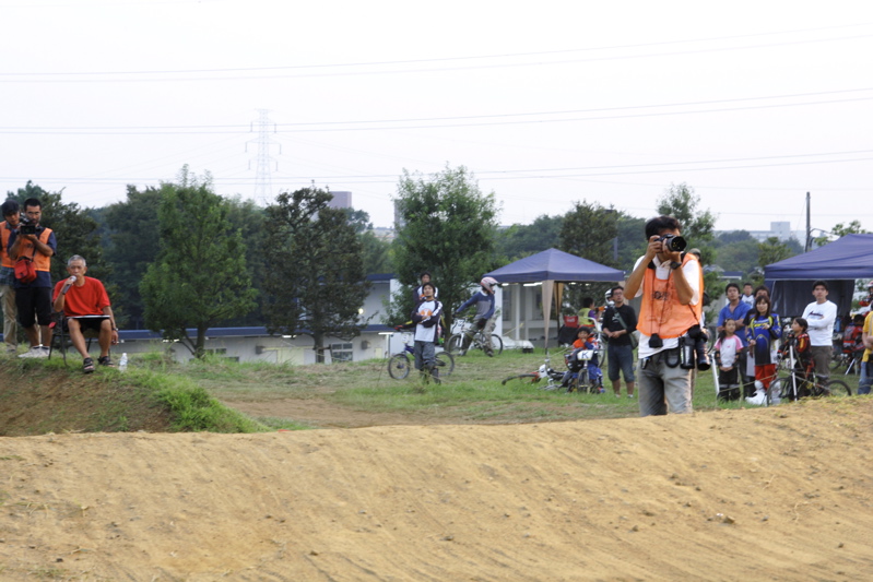 2008緑山ジャパンオープンナイトレース最終回：コース外の風景_b0065730_10224174.jpg