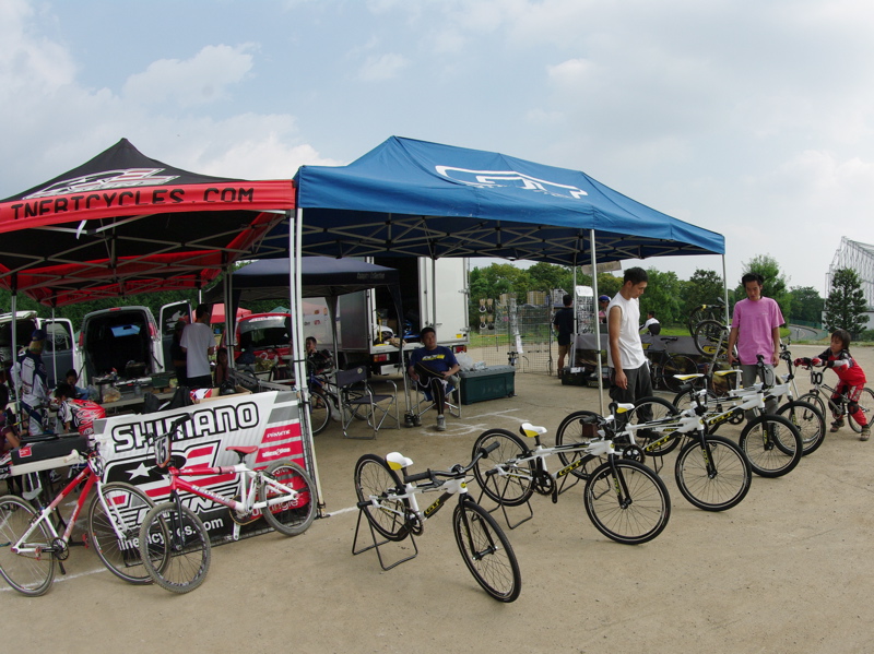 2008緑山ジャパンオープンナイトレース最終回:コース外の風景_b0065730_9581225.jpg