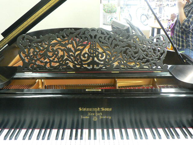 ｓｔｅｉｎｗａｙ　＆　ｓｏｎｓ_e0145437_1936552.jpg