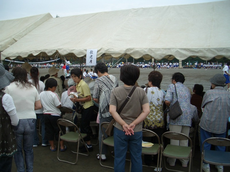 雨にたたられた中学校の運動会!_f0141310_23412784.jpg