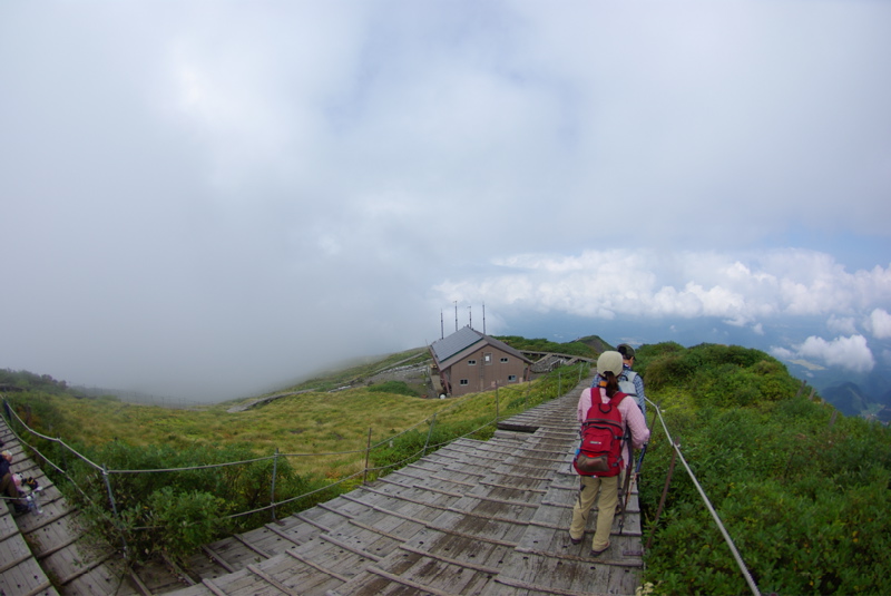 大山登山３（山頂）_a0009554_18574863.jpg