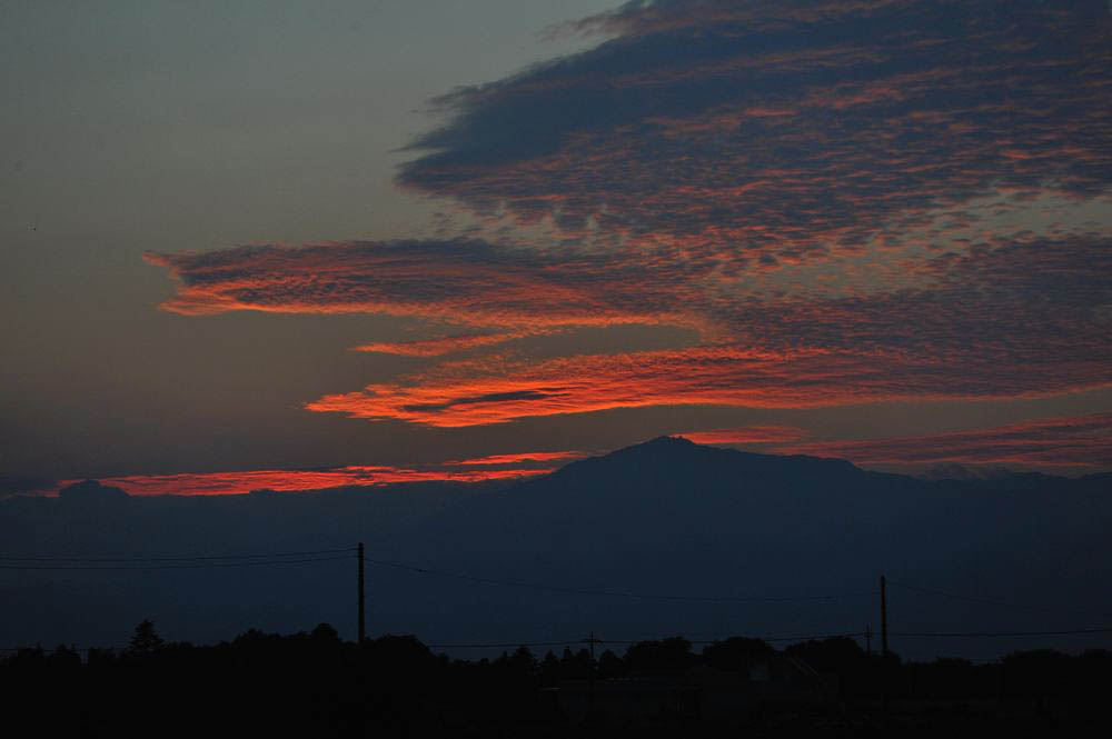新しい遊水池/真っ赤な秋の夕焼け雲_b0024798_4472646.jpg