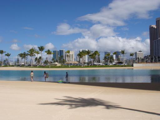 WAIKIKI　BEACH_b0139906_6532570.jpg