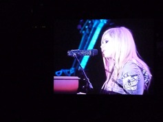 AVRIL LAVIGNE the best damn tour_d0088196_1175114.jpg