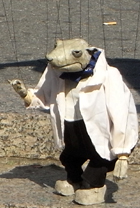 子ども目線を楽しめる大人が多いのかも?_b0007805_2011691.jpg