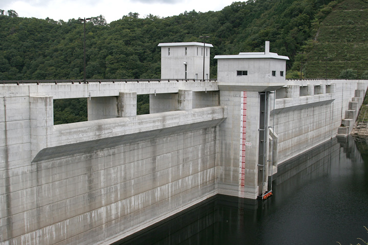 岡山県 新見市 三室川ダム_f0091955_11354299.jpg