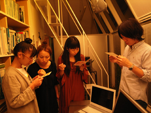 はなちゃんと羊毛くん きました!_b0151262_2374646.jpg