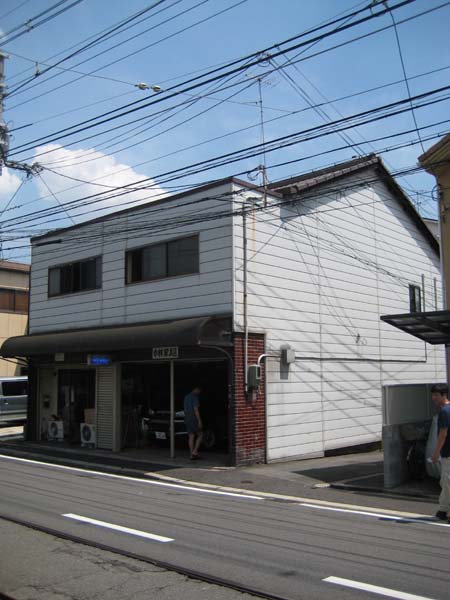 しちりん屋山ノ内店開店 照明の陰_e0074935_1704991.jpg
