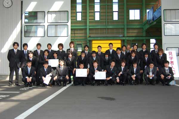 北陸職業能力開発大学校の皆様 ロボット展示場 見学レポート 株式会社生産技術