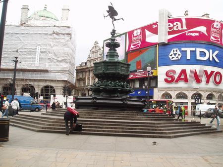 Piccadilly Circus_d0148729_20204365.jpg